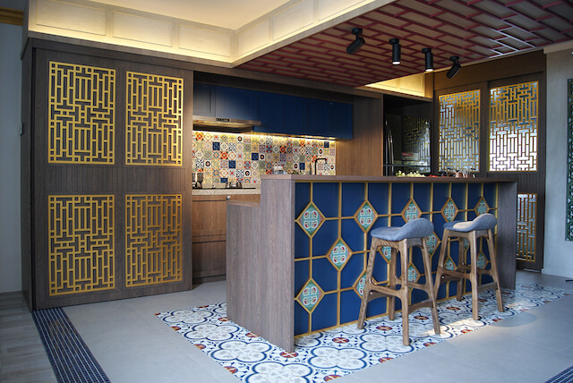 Bold Motifs And Tiles: Peranakan-Inspired Residence @ Simei Street
